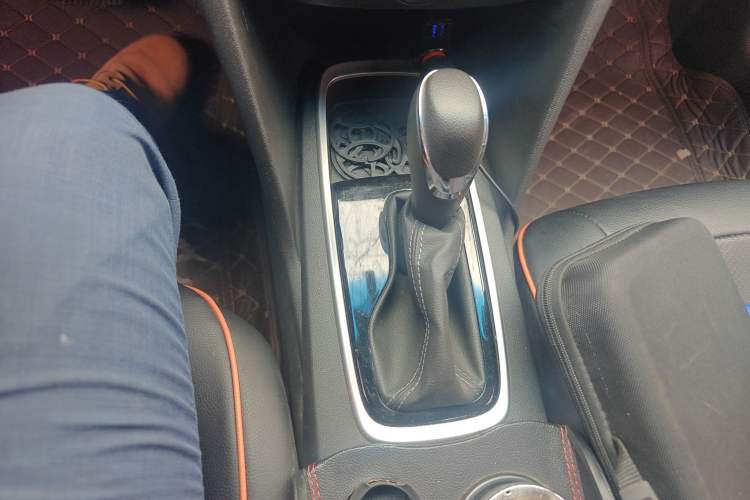 Used Chevrolet Cavalier 2019 320 Automatic Enjoyment with Sunroof Gear Lever