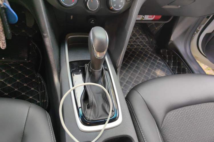 Used Chevrolet Cavalier 2019 320 Automatic Xinyue Edition Gear Lever