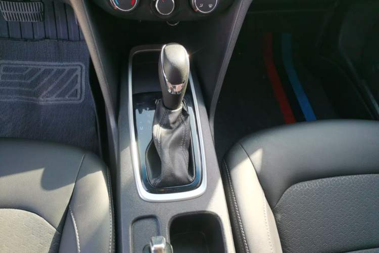 Used Chevrolet Cavalier 2019 320 Automatic Xinyue Edition Gear Lever