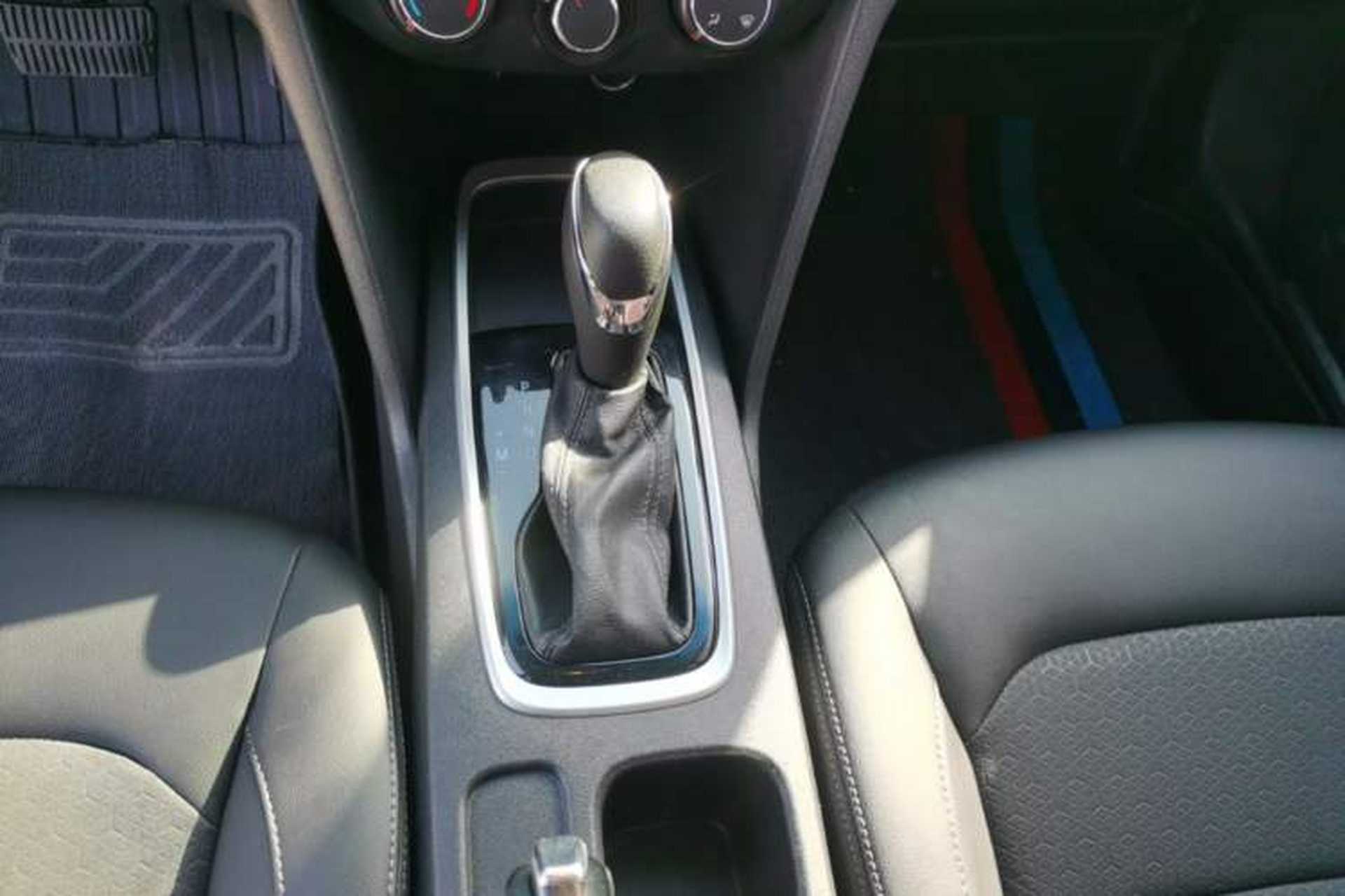 Used Chevrolet Cavalier 2019 320 Automatic Xinyue Edition Gear Lever