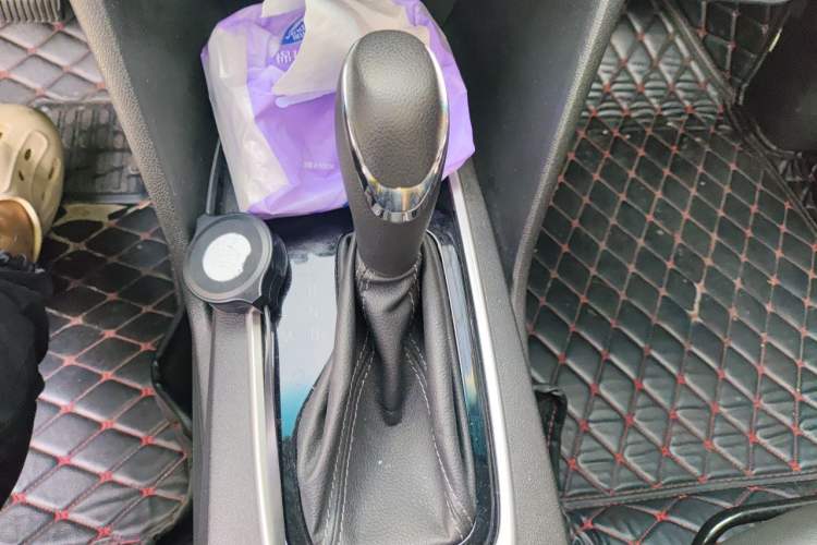 Used Chevrolet Cavalier 2019 320 Automatic Xinyue Edition Gear Lever