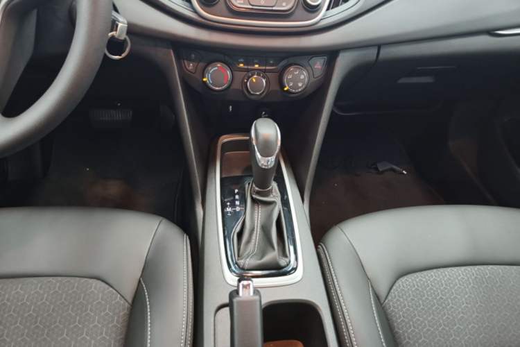 Used Chevrolet Cavalier 2019 320 Automatic Xinyue Edition Gear Lever