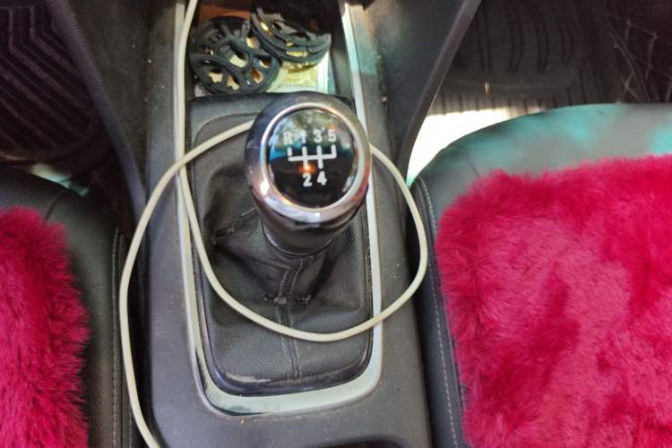 Used Chevrolet Cavalier 2019 320 Manual Xinyue Edition Gear Lever