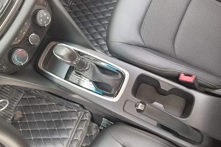 Used Chevrolet Cavalier 2019 320 Automatic Xinyue Edition Gear Lever