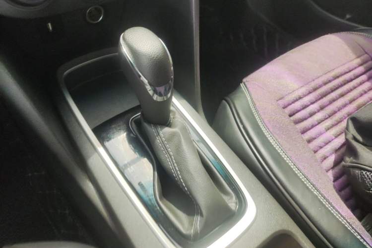 Used Chevrolet Cavalier 2019 320 Automatic Xinyue Edition Gear Lever