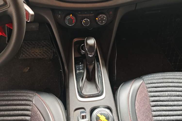 Used Chevrolet Cavalier 2019 320 Automatic Enjoyment with Sunroof Gear Lever