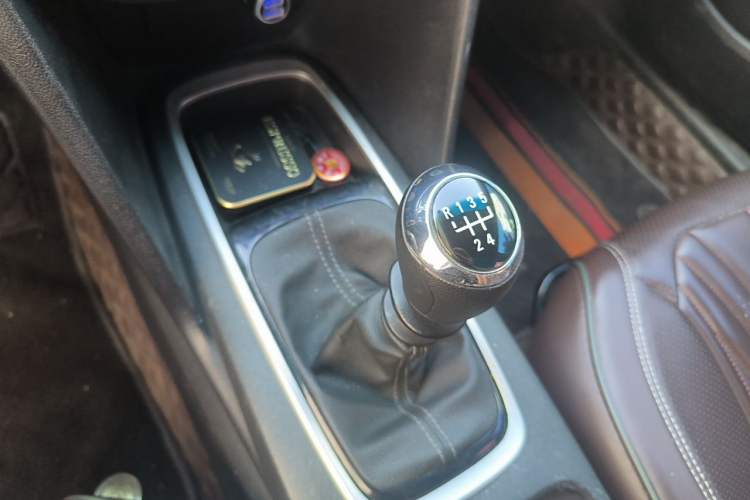 Used Chevrolet Cavalier 2019 320 Manual Enjoyment Edition Gear Lever