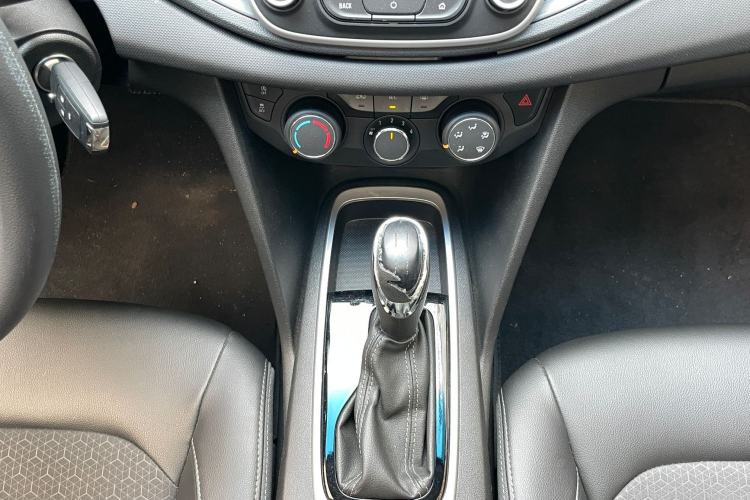 Used Chevrolet Cavalier 2019 320 Automatic Xinyue Edition Gear Lever