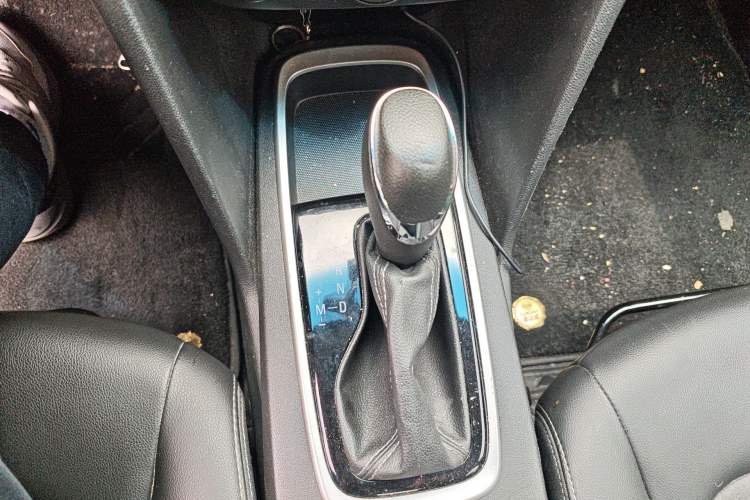 Used Chevrolet Cavalier 2019 320 Automatic Xinyue Edition Gear Lever