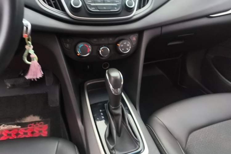 Used Chevrolet Cavalier 2019 320 Automatic Xinyue Edition Gear Lever