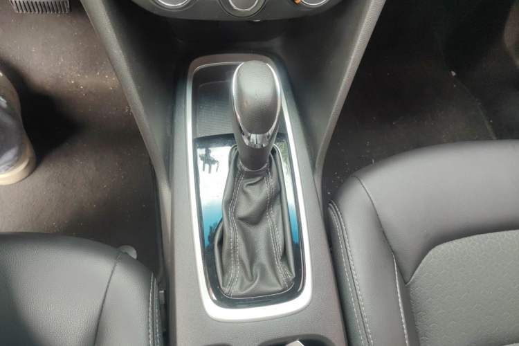 Used Chevrolet Cavalier 2019 320 Automatic Xinyue Edition Gear Lever