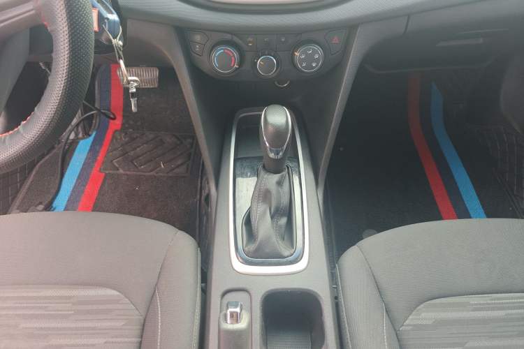 Used Chevrolet Cavalier 2019 320 Automatic Enjoyment with Sunroof Gear Lever