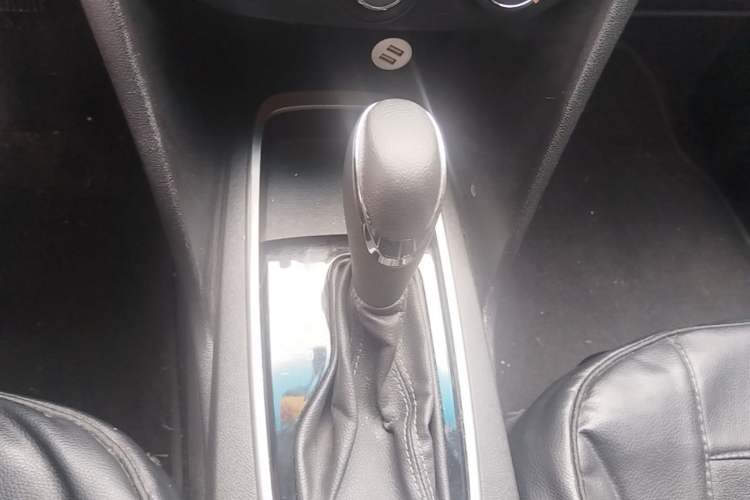 Used Chevrolet Cavalier 2019 320 Automatic Enjoyment with Sunroof Gear Lever