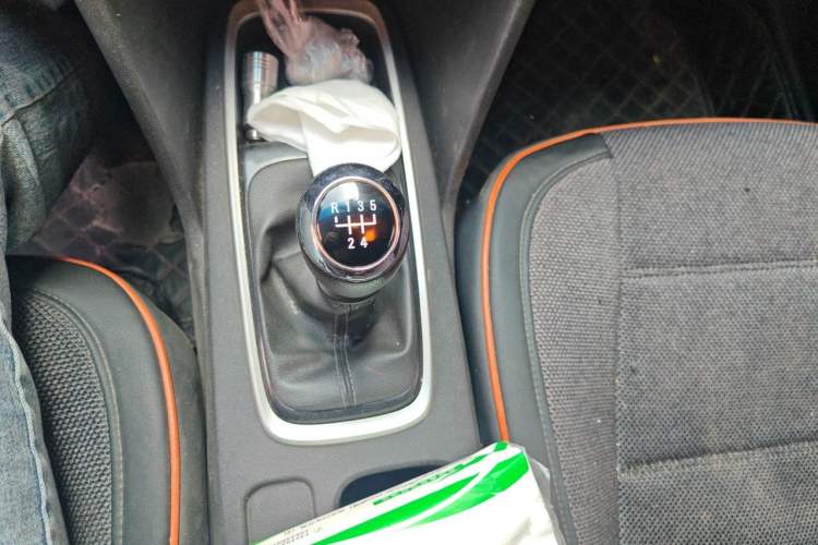 Used Chevrolet Cavalier 2019 320 Manual Enjoyment Edition Gear Lever