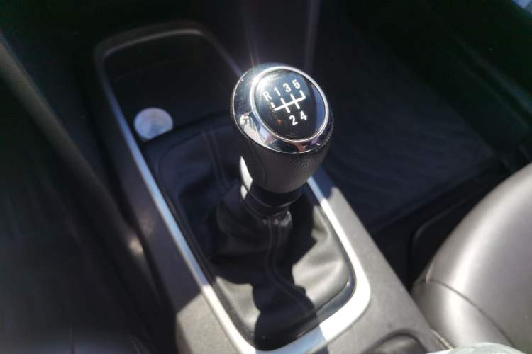 Used Chevrolet Cavalier 2019 320 Manual Xinyue Edition Gear Lever