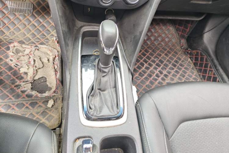 Used Chevrolet Cavalier 2019 320 Automatic Xinyue Edition Gear Lever