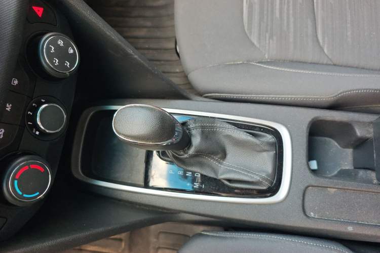 Used Chevrolet Cavalier 2019 320 Automatic Enjoyment Edition Gear Lever