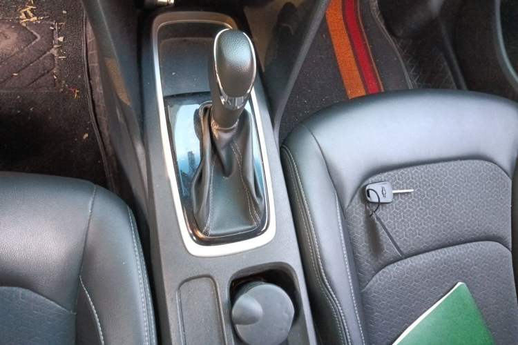 Used Chevrolet Cavalier 2019 320 Automatic Xinyue Edition Gear Lever