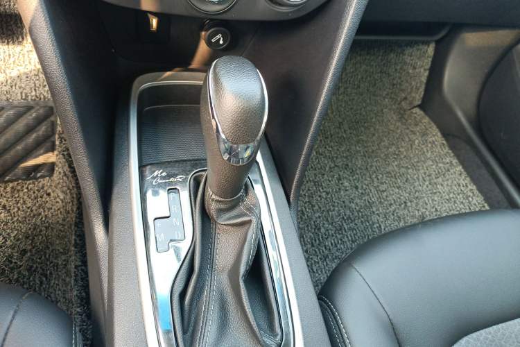Used Chevrolet Cavalier 2019 320 Automatic Xinyue Edition Gear Lever
