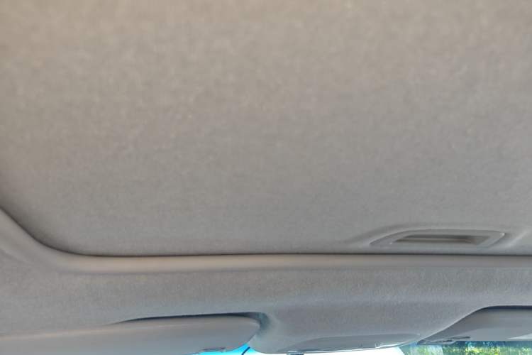 Used Chevrolet Cavalier 2019 320 Automatic Xinyue Edition Headliner