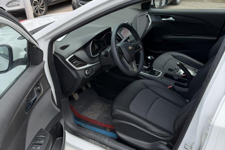 Used Chevrolet Cavalier 2019 320 Manual Xinyue Edition Interior 1