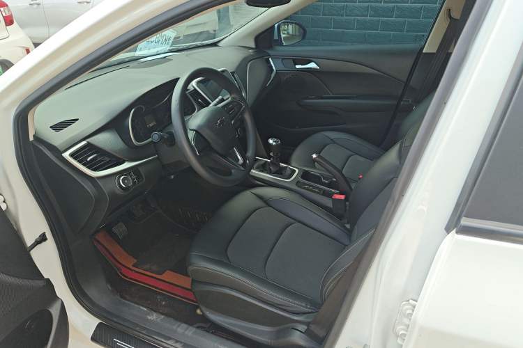 Used Chevrolet Cavalier 2019 320 Manual Xinyue Edition Interior 1