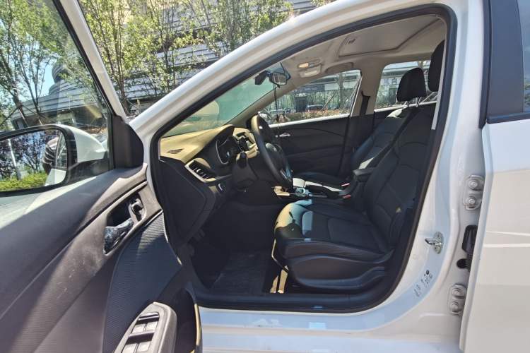 Used Chevrolet Cavalier 2019 320 Manual Xinyue Edition Interior 1