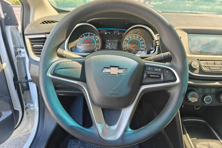 Used Chevrolet Cavalier 2019 320 Manual Xinyue Edition Interior 10