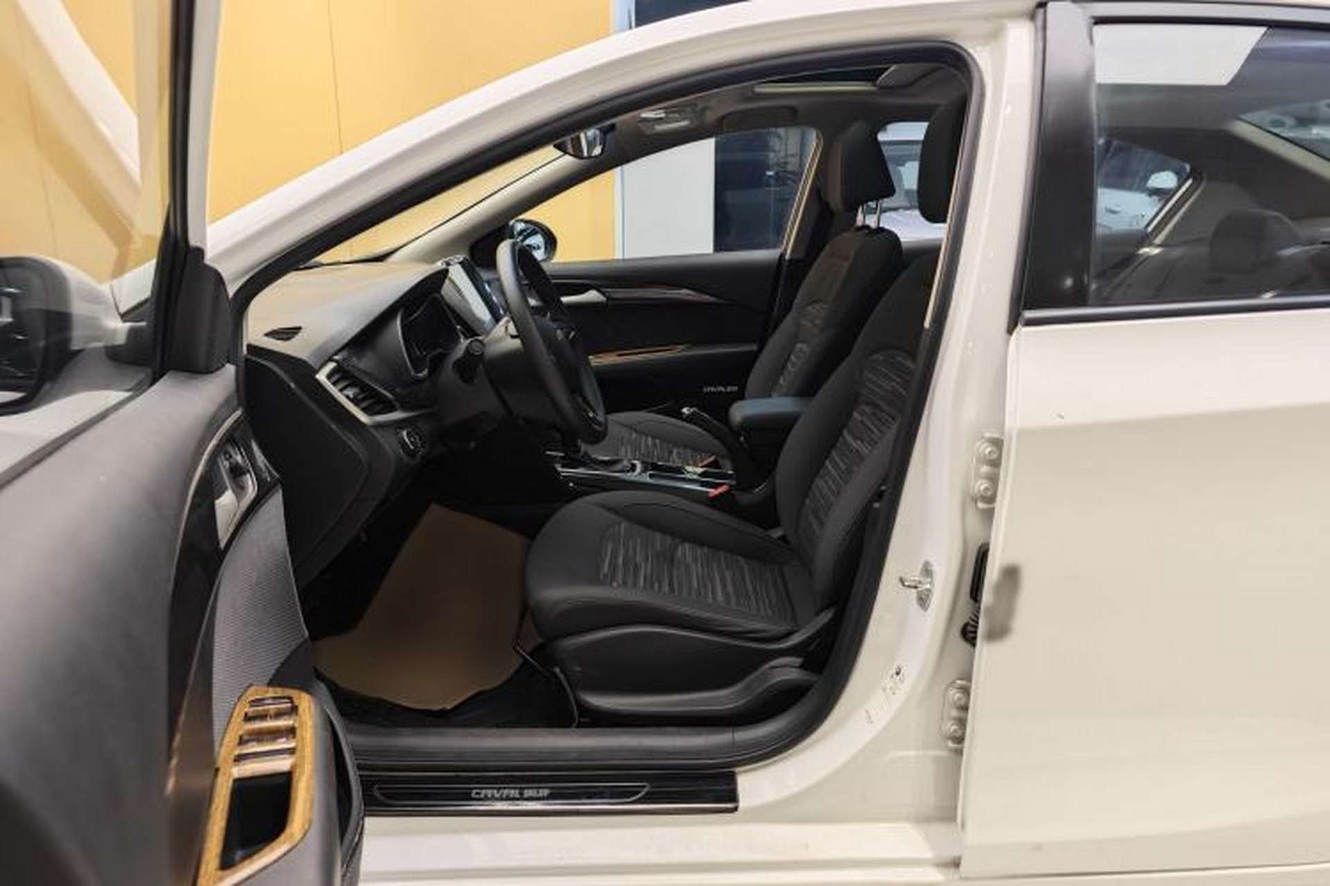 Used Chevrolet Cavalier 2019 320 Automatic Enjoyment with Sunroof Interior 12