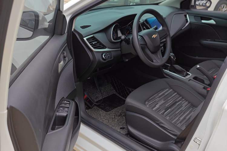 Used Chevrolet Cavalier 2019 320 Automatic Enjoyment with Sunroof Interior 3