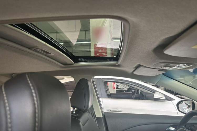 Used Chevrolet Cavalier 2019 320 Automatic Xinyue Edition Interior 3