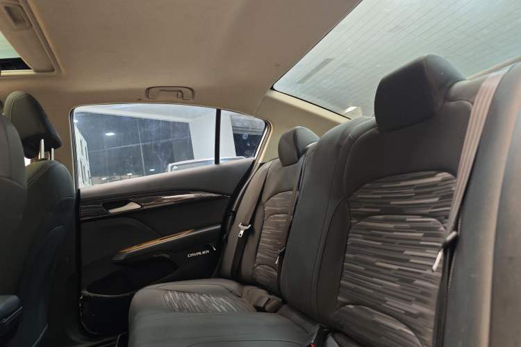 Used Chevrolet Cavalier 2019 320 Automatic Enjoyment with Sunroof Interior 3