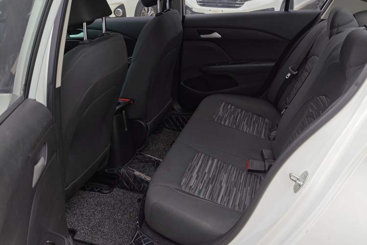 Used Chevrolet Cavalier 2019 320 Automatic Enjoyment with Sunroof Interior 4