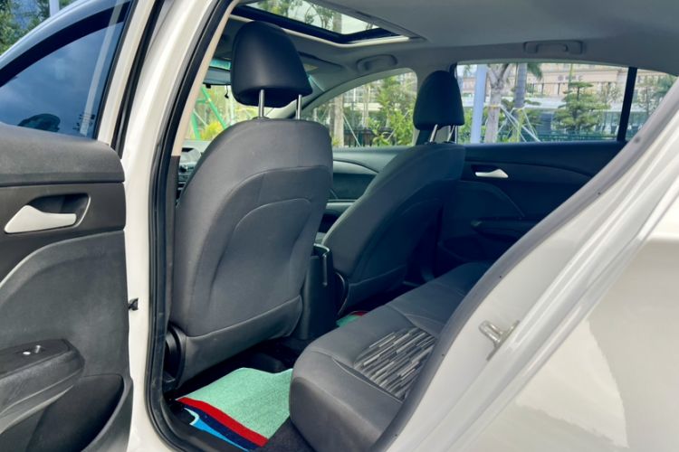 Used Chevrolet Cavalier 2019 320 Automatic Enjoyment with Sunroof Interior 4