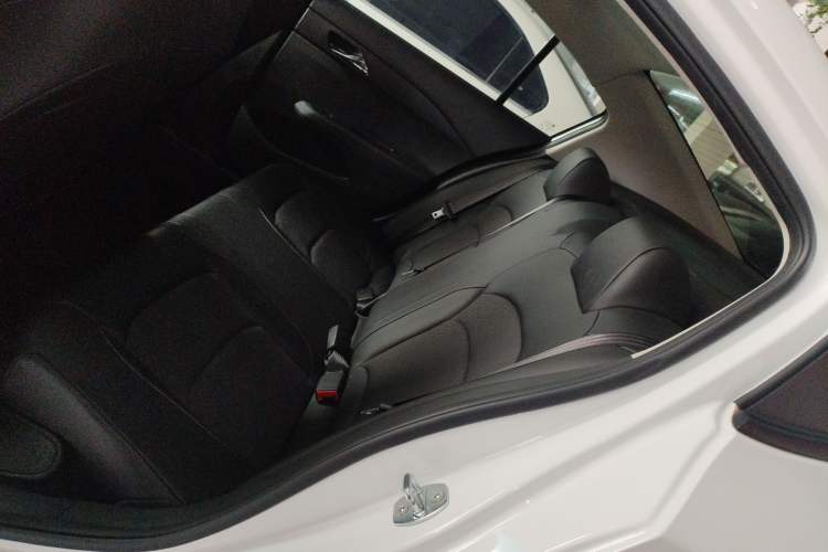 Used Chevrolet Cavalier 2019 320 Automatic Xinyue Edition Interior 4