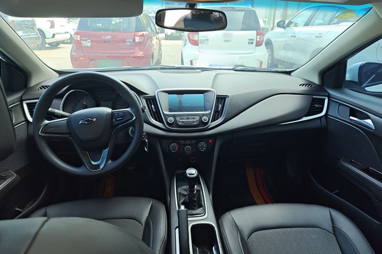 Used Chevrolet Cavalier 2019 320 Manual Xinyue Edition Interior 4