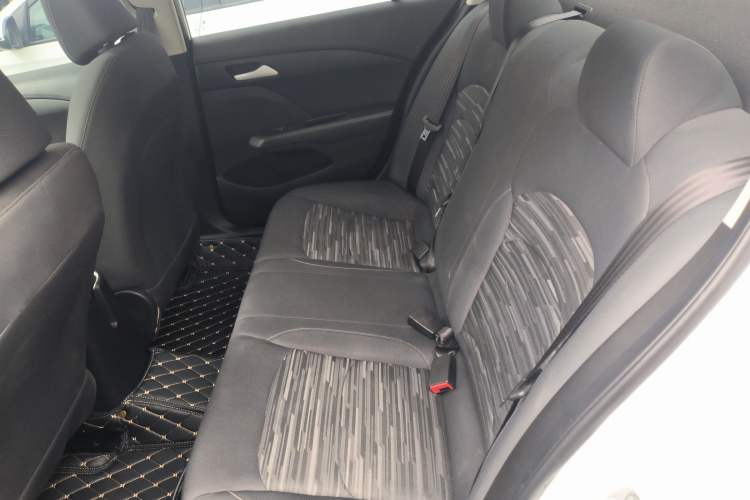 Used Chevrolet Cavalier 2019 320 Automatic Enjoyment with Sunroof Interior 4