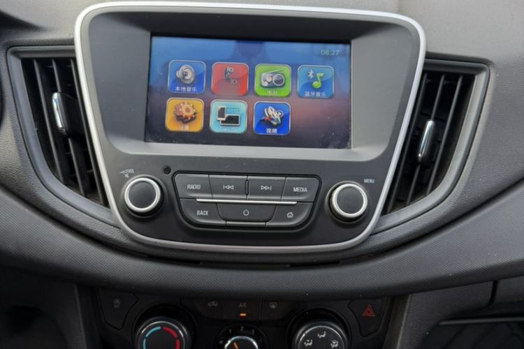 Used Chevrolet Cavalier 2019 320 Manual Xinyue Edition Interior 4