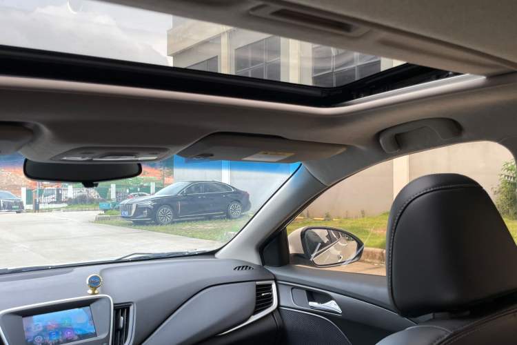 Used Chevrolet Cavalier 2019 320 Automatic Xinyue Edition Interior 4