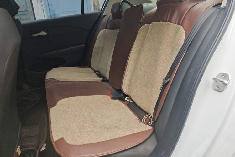 Used Chevrolet Cavalier 2019 320 Automatic Enjoyment with Sunroof Interior 4