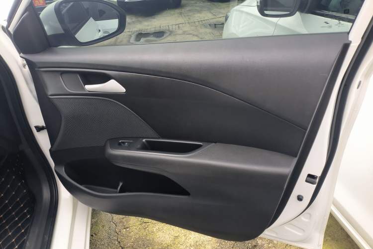 Used Chevrolet Cavalier 2019 320 Automatic Enjoyment with Sunroof Interior 5