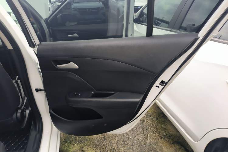 Used Chevrolet Cavalier 2019 320 Automatic Enjoyment with Sunroof Interior 6