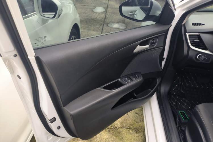 Used Chevrolet Cavalier 2019 320 Automatic Enjoyment with Sunroof Interior 7
