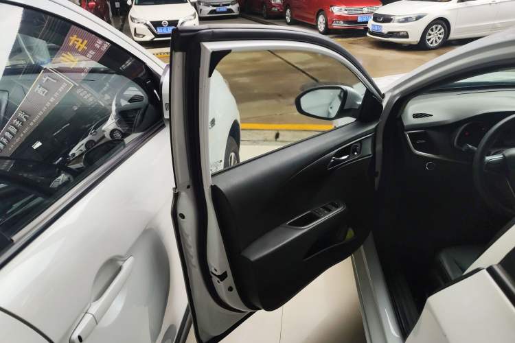 Used Chevrolet Cavalier 2019 320 Automatic Xinyue Edition Left Front Door Interior