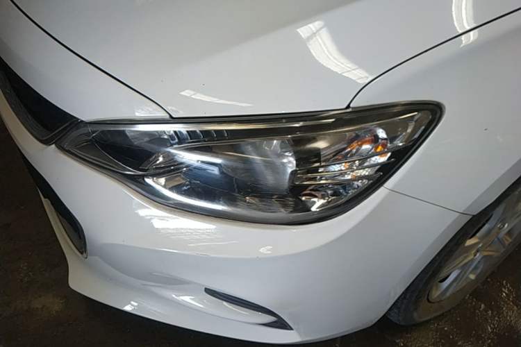 Used Chevrolet Cavalier 2019 320 Automatic Enjoyment with Sunroof Left Front Headlight