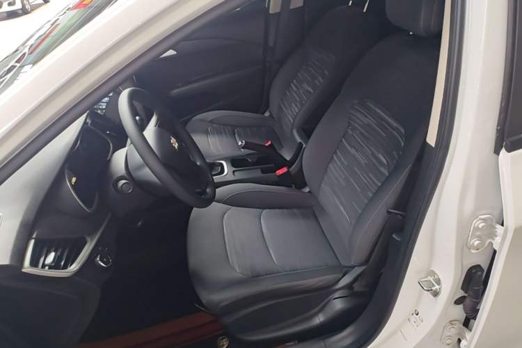 Used Chevrolet Cavalier 2019 320 Automatic Enjoyment with Sunroof Left Front Seat
