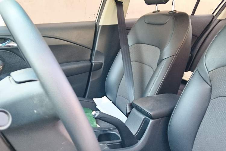 Used Chevrolet Cavalier 2019 320 Manual Xinyue Edition Left Front Seat