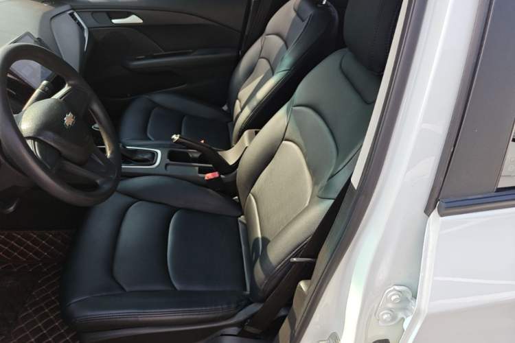 Used Chevrolet Cavalier 2019 320 Automatic Enjoyment with Sunroof Left Front Seat