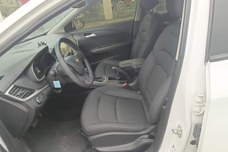 Used Chevrolet Cavalier 2019 320 Automatic Enjoyment with Sunroof Left Front Seat