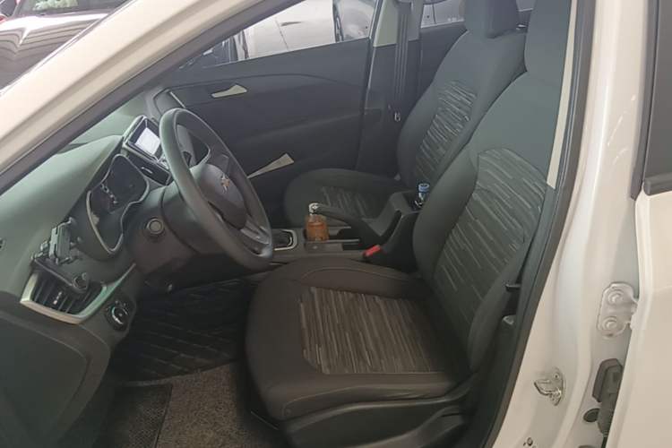 Used Chevrolet Cavalier 2019 320 Automatic Enjoyment with Sunroof Left Front Seat